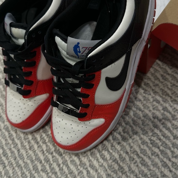 Nike Dunk Low EMB NBA 75th Anniversary Chicago (GS) - Picture 2 of 6